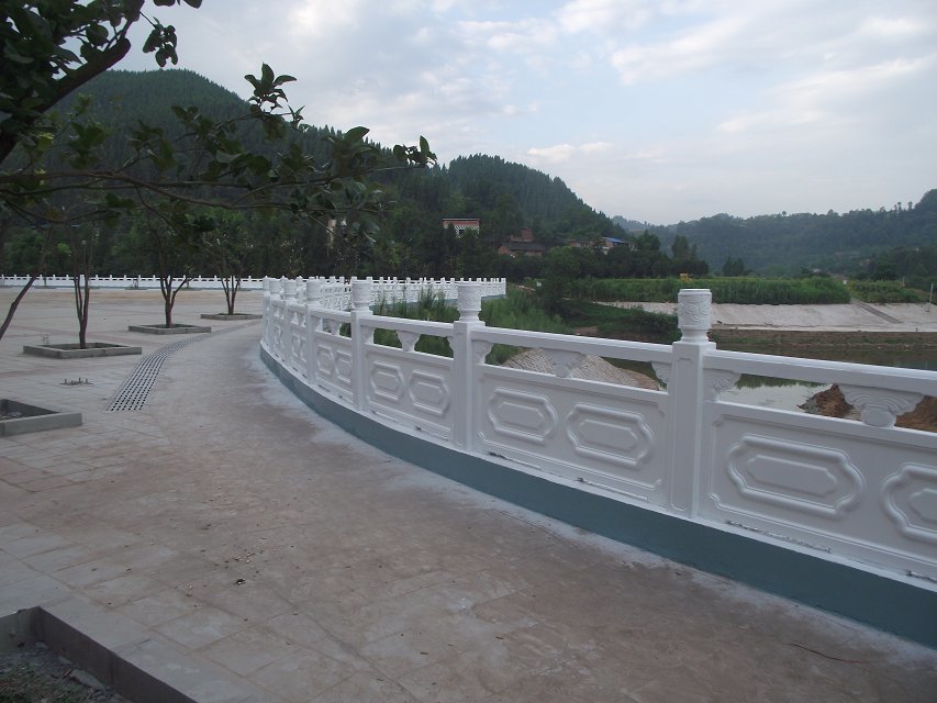 1.9米（mǐ）雕花河堤護欄 (12).jpg