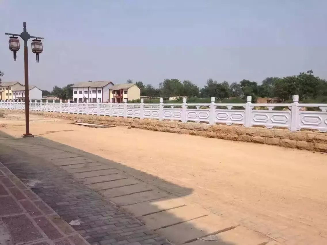 1.9米雕花河堤（dī）護欄 (3).jpg