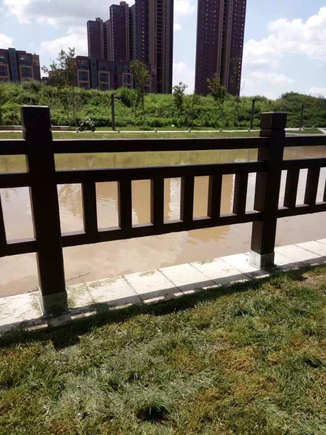 1.8米仿木護欄  (18).JPG