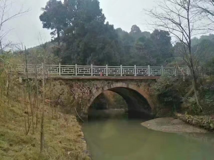1.8米（mǐ）方格仿木護欄 (14).jpg
