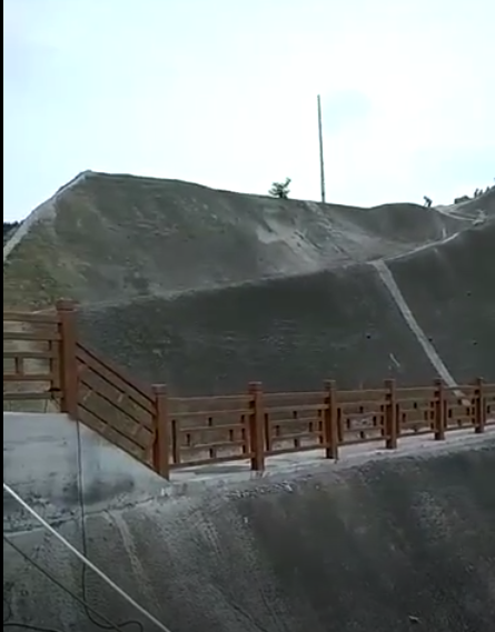 1.8米方格仿木護欄 (1).png