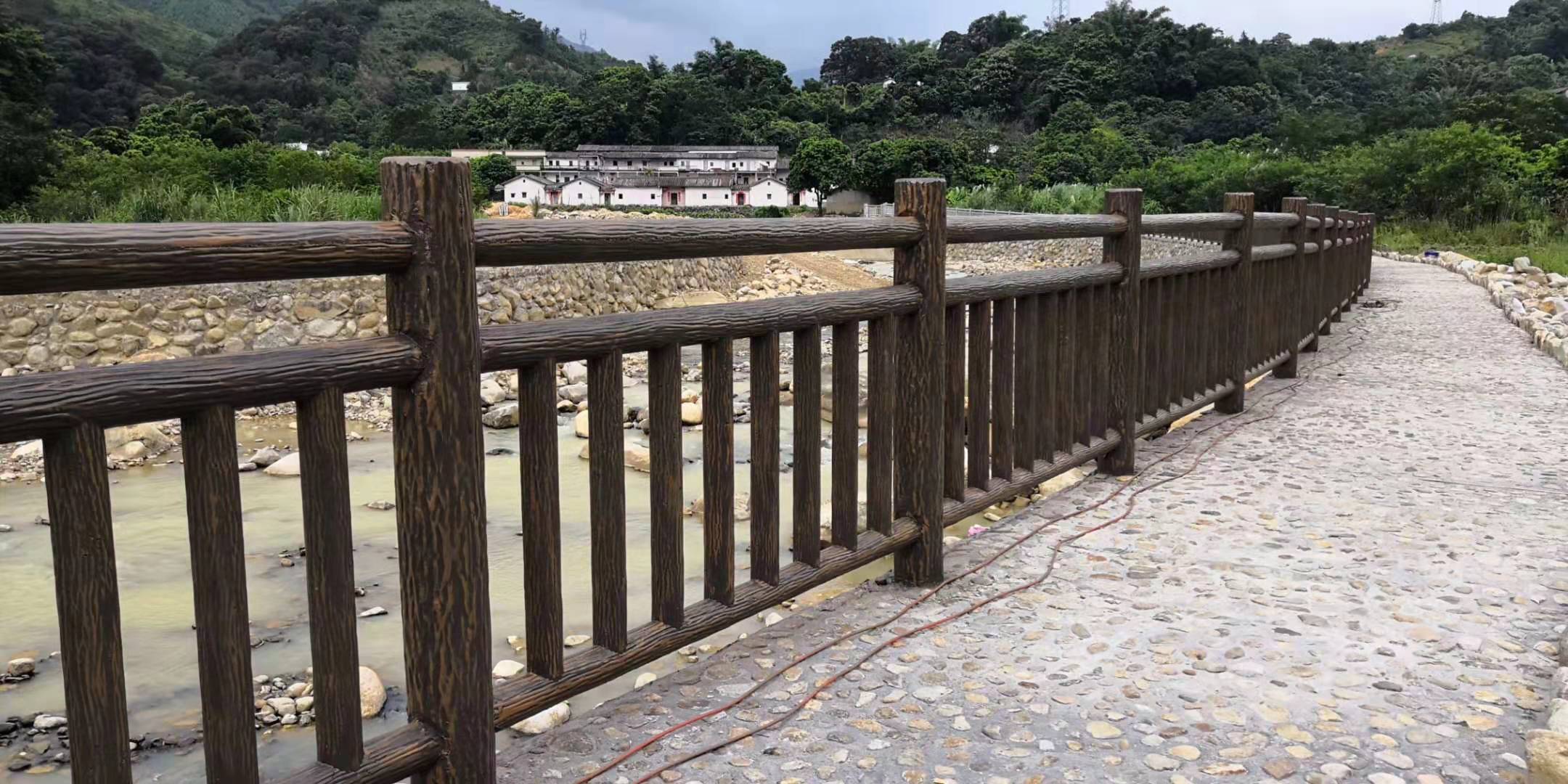 1.8米梯狀仿樹皮護欄 (8).jpg